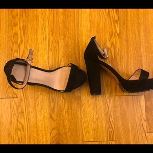 Size 6 platform sandals. These have been worn once.